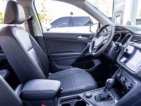 Used 2020 Volkswagen Tiguan SE w/ 3rd Row Seat Package AWD/4WD image 26