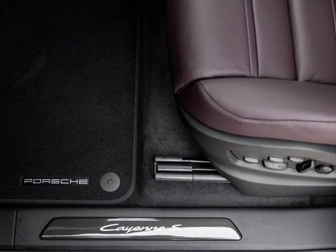 Certified 2026 Porsche Cayenne S AWD/4WD image 22