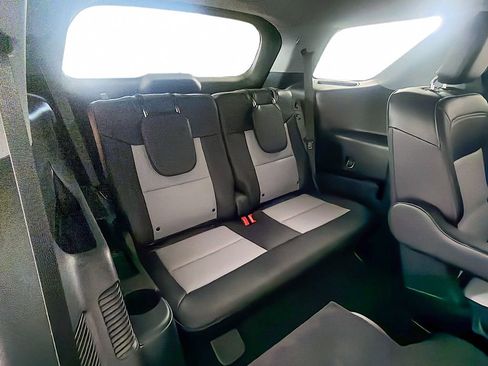 Used 2023 Ford Explorer XLT w/ Equipment Group 202A AWD/4WD image 28