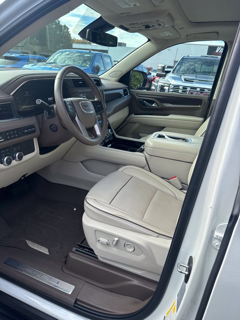 Used 2022 GMC Yukon Denali AWD/4WD image 14