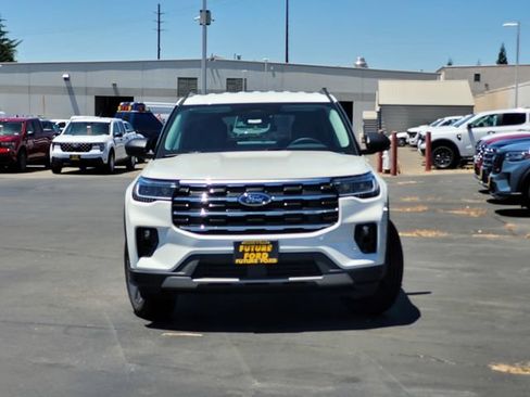 New 2026 Ford Explorer Active AWD/4WD image 3