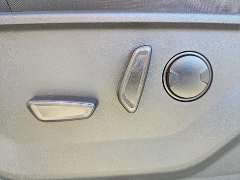 New 2026 Ford Expedition Active image 17