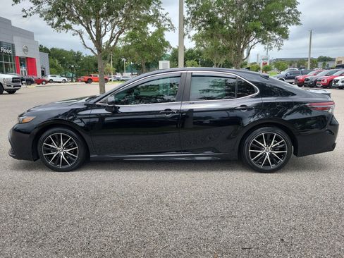 Used 2024 Toyota Camry SE w/ Convenience Package FWD image 9