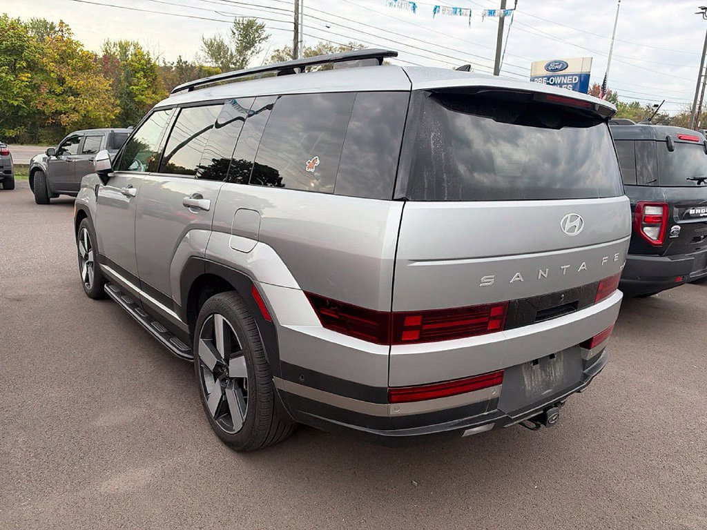 Used 2025 Hyundai Santa Fe Limited AWD/4WD image 3