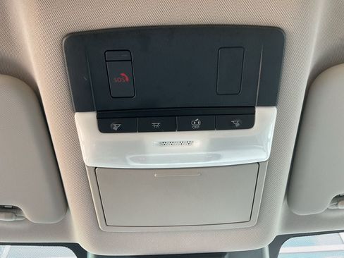 Used 2025 Nissan Rogue SV FWD image 15