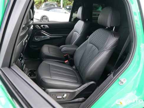 Used 2025 BMW X7 M60i AWD/4WD image 35