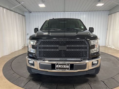 Used 2017 Ford F150 XLT image 12