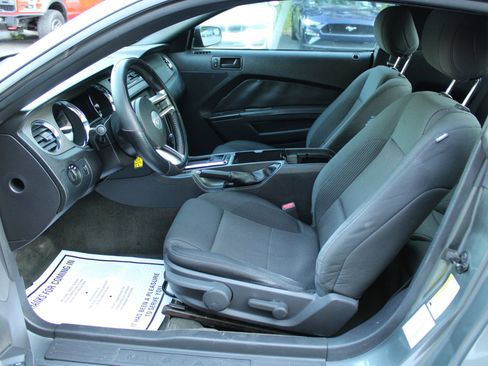Used 2014 Ford Mustang Coupe RWD image 9