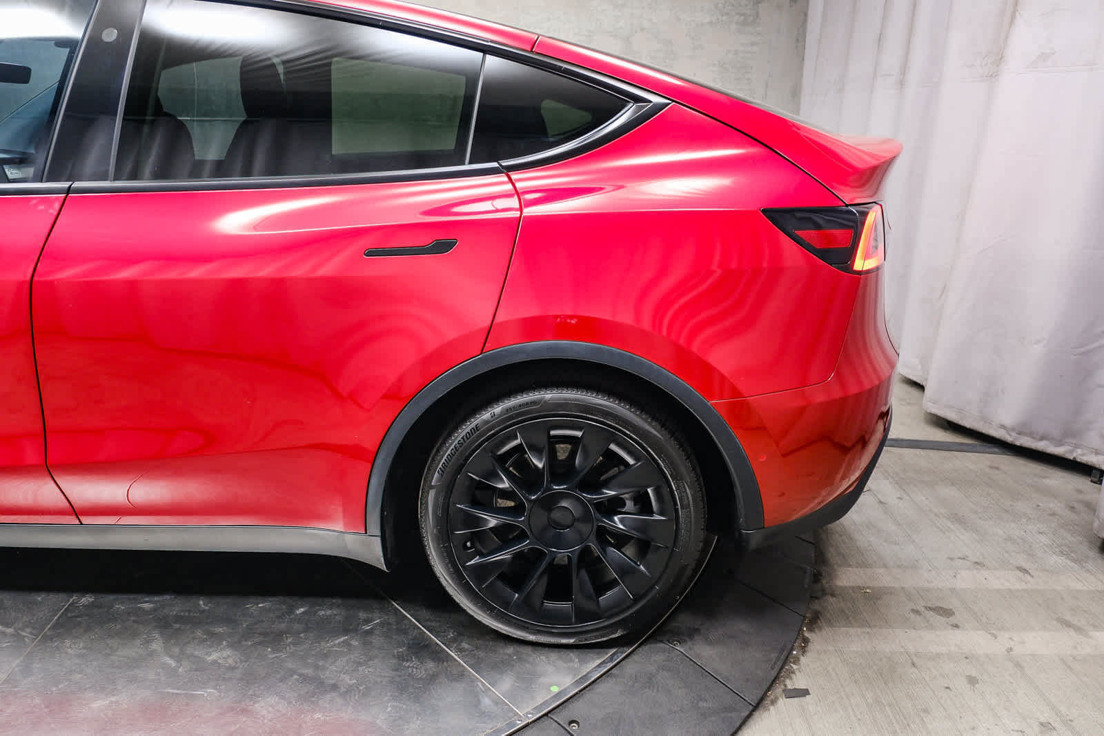 Used 2022 Tesla Model Y Long Range AWD/4WD image 8