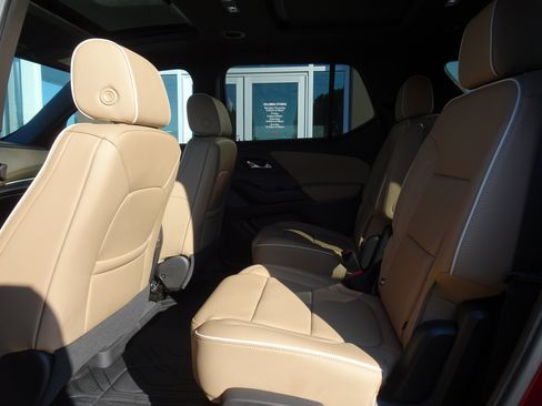 Used 2023 Chevrolet Traverse Premier w/ LPO, Floor Liner Package FWD image 15