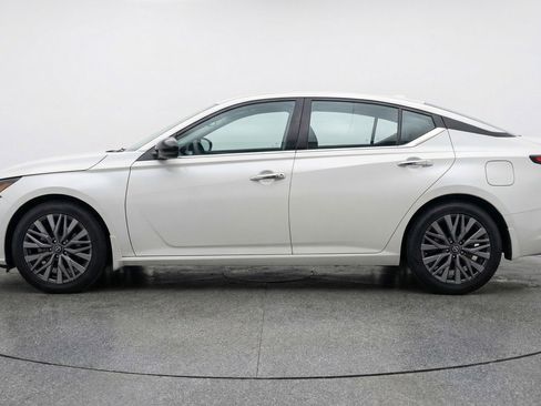 Used 2025 Nissan Altima 2.5 SV image 5