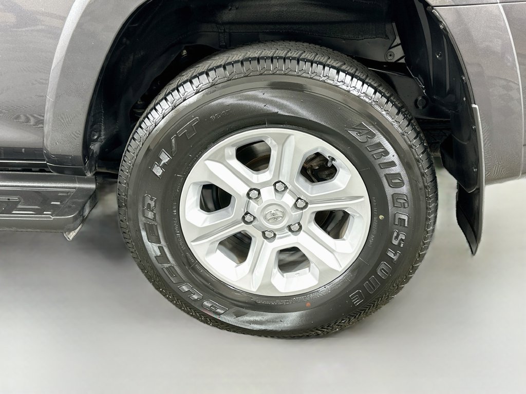 Certified 2022 Toyota 4Runner SR5 AWD/4WD image 28