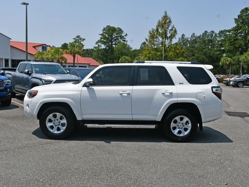 Certified 2024 Toyota 4Runner SR5 Premium w/ Moonroof Package RWD image 2