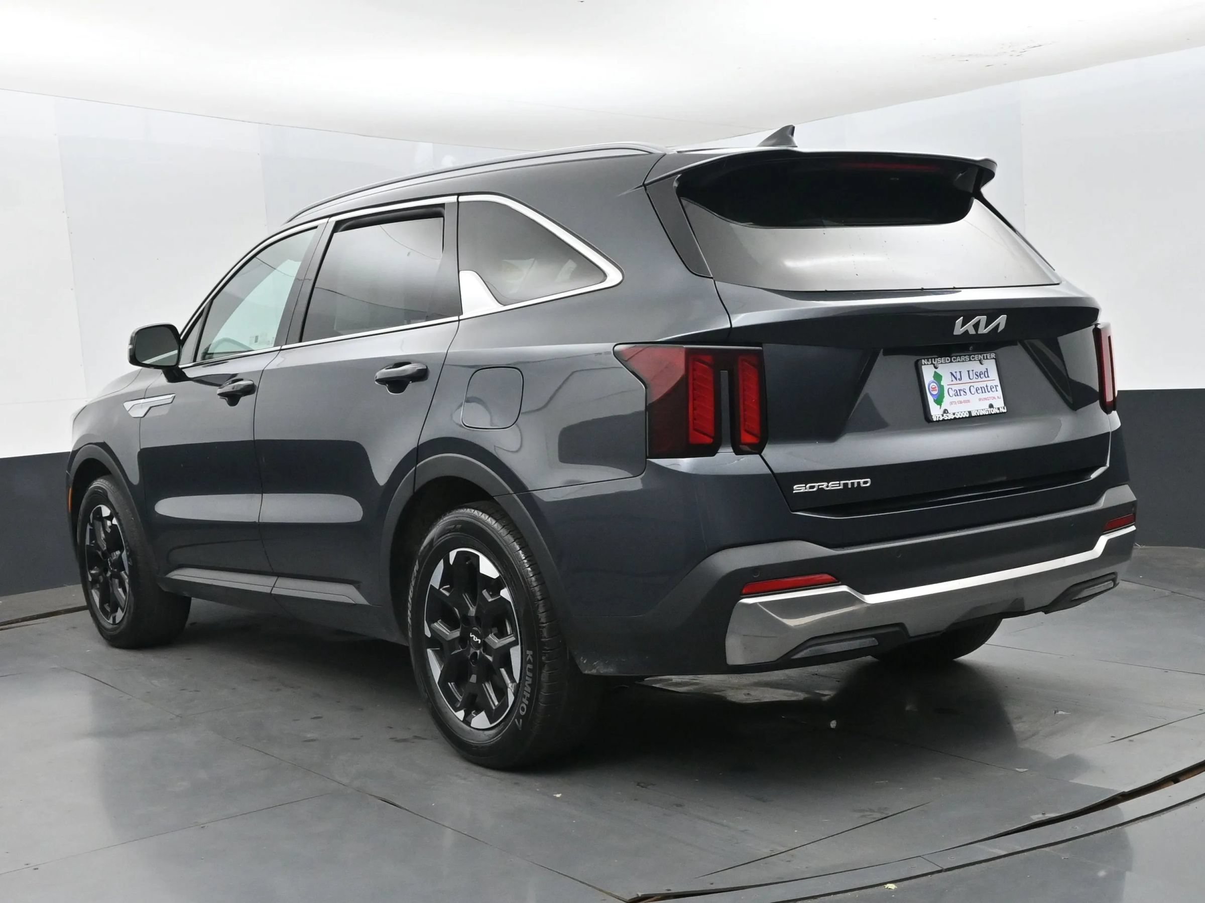 Used 2024 Kia Sorento S FWD image 7