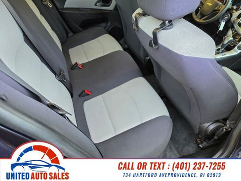 Used 2015 Chevrolet Cruze LS FWD image 12