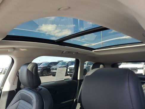 New 2026 Lincoln Nautilus Reserve w/ Jet Appearance Package AWD/4WD image 10