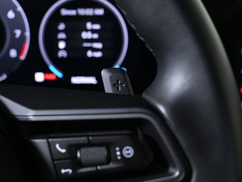 Used 2025 Porsche 911 Carrera w/ Sport Chrono Package image 23