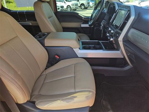 Certified 2022 Ford F250 Lariat w/ Chrome Package image 33