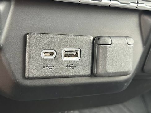 Used 2019 Chevrolet Silverado 1500 RST AWD/4WD image 28