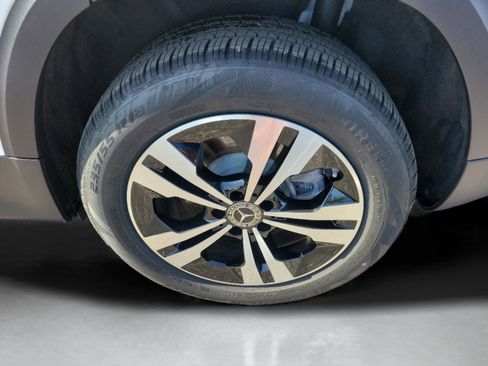 Certified 2025 Mercedes-Benz GLB 250 image 5