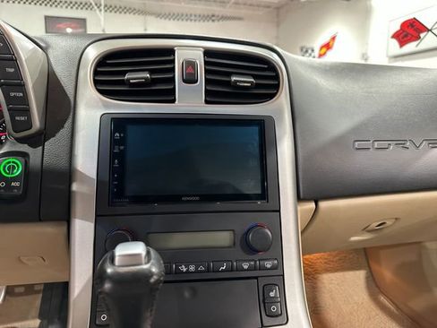 Used 2005 Chevrolet Corvette Coupe w/ Preferred Equipment Group RWD image 32