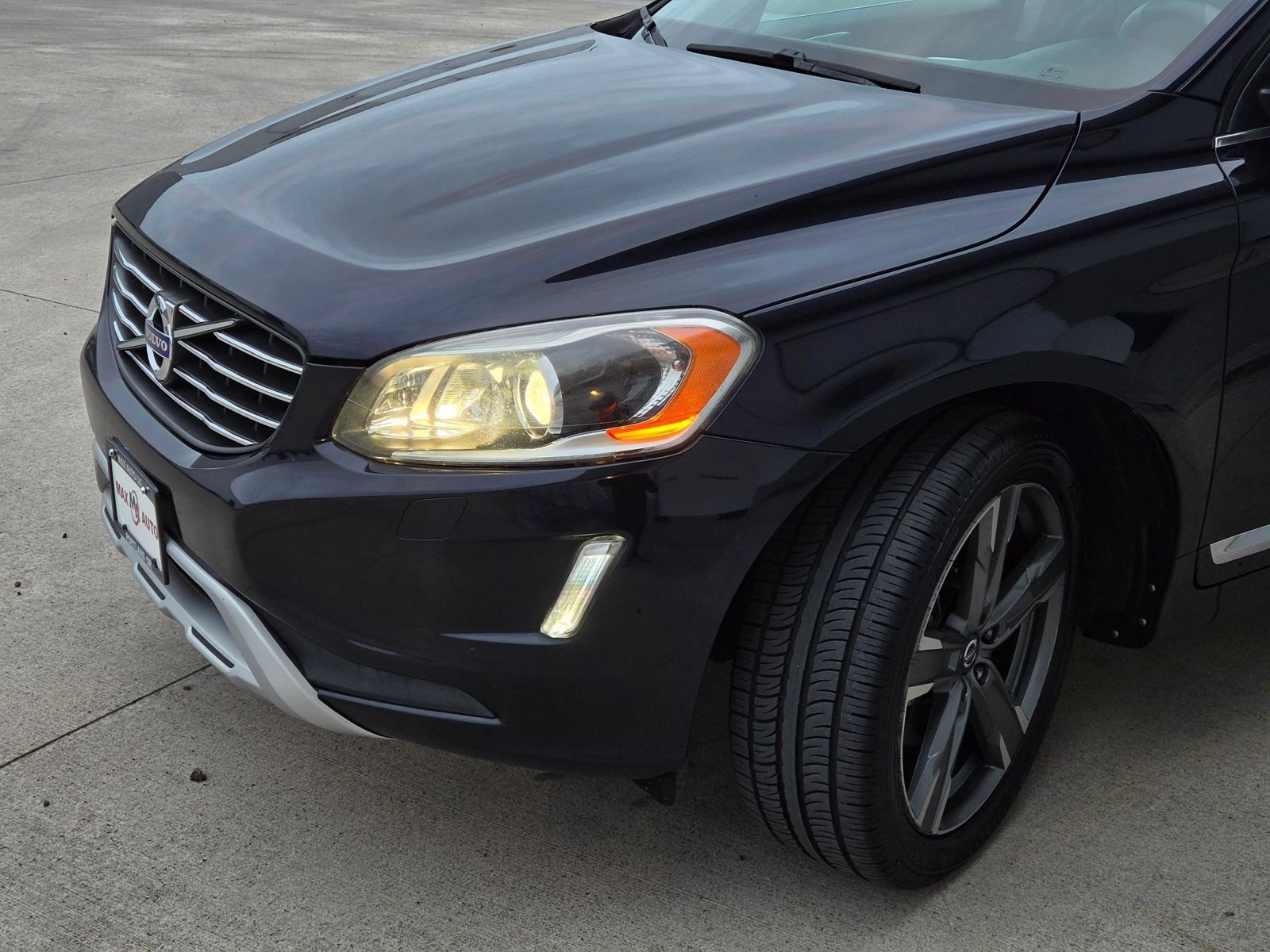 Used 2017 Volvo XC60 T6 Dynamic w/ Preferred Option Package AWD/4WD image 39