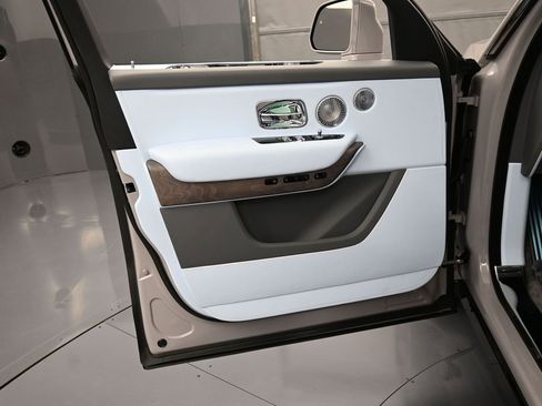 New 2026 Rolls-Royce Cullinan image 15