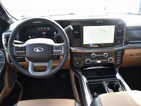 Used 2025 Ford F450 Lariat w/ FX4 Off-Road Package image 20