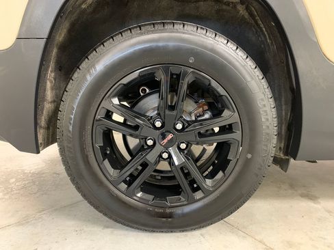 Used 2022 GMC Terrain AT4 w/ Infotainment Package II AWD/4WD image 31