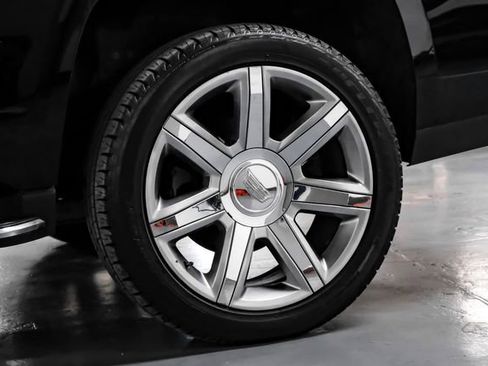 Used 2018 Cadillac Escalade Luxury RWD image 60