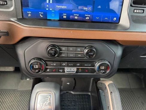 Used 2024 Ford Bronco Outer Banks AWD/4WD image 15