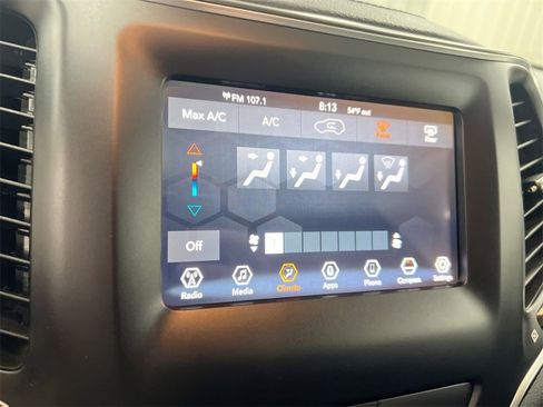 Used 2020 Jeep Cherokee Latitude Plus image 15