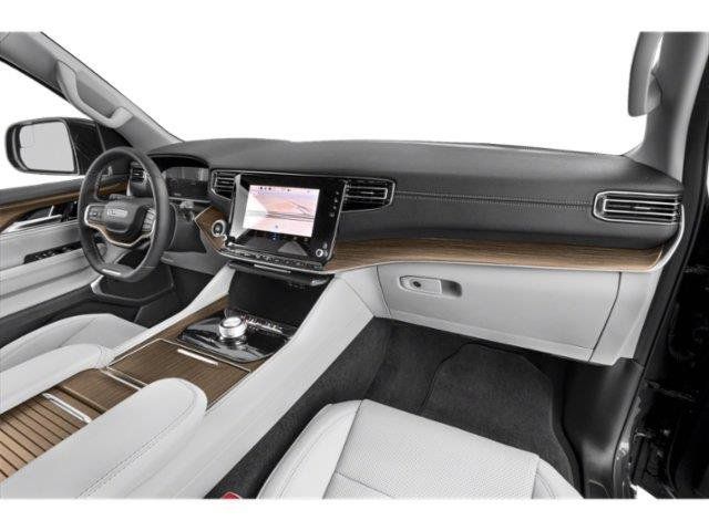 Used 2025 Jeep Wagoneer L Series II AWD/4WD image 10