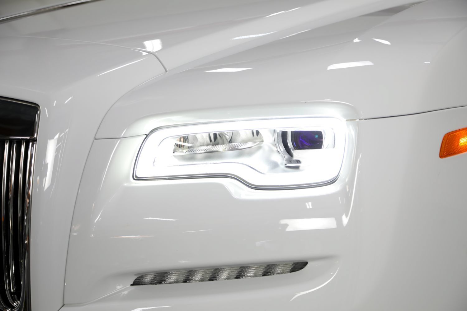 Used 2018 Rolls-Royce Dawn RWD image 14