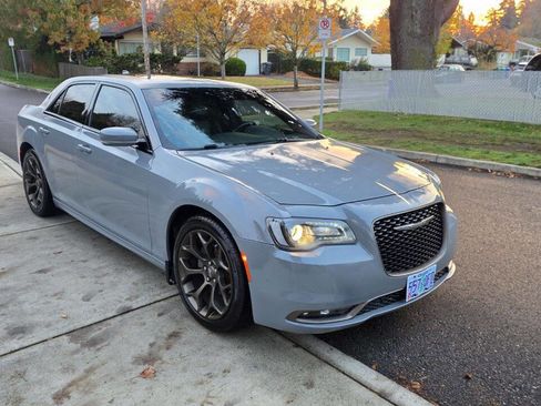 Used 2016 Chrysler 300 S w/ 300S Premium Group image 3