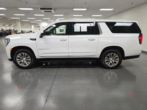 Used 2021 GMC Yukon XL Denali image 3