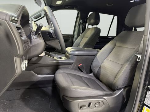 Used 2024 GMC Yukon SLE w/ Gmc Pro Safety Plus Package RWD image 9