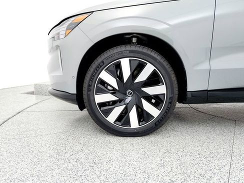 New 2025 Volvo EX90 Plus w/ Protection Package Premier image 29