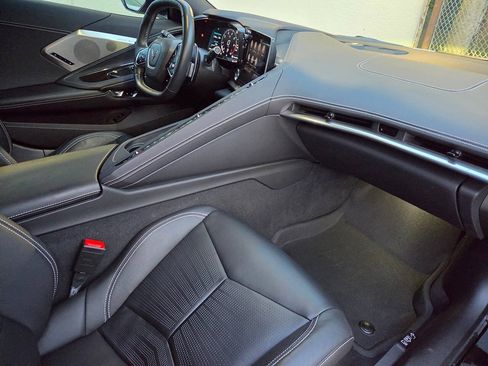 Used 2021 Chevrolet Corvette Stingray Preferred Cpe w/ Z51 Performance Package RWD image 9