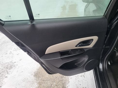 Used 2013 Chevrolet Cruze LS image 23