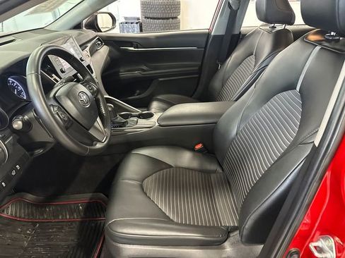 Used 2021 Toyota Camry SE image 25