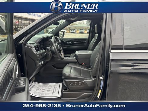 Used 2023 GMC Yukon Denali w/ Denali Reserve Package image 12