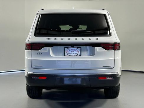 Used 2022 Jeep Wagoneer Series III w/ Rear Seat Video Group 1 AWD/4WD image 6