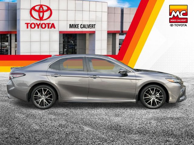 Used 2024 Toyota Camry SE FWD image 7
