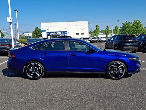 Used 2025 Honda Accord Sport image 7
