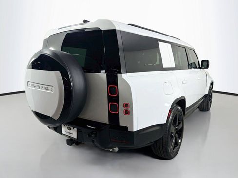 New 2026 Land Rover Defender 130 X-Dynamic SE AWD/4WD image 5