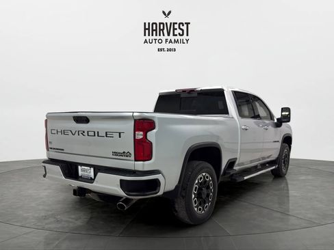 Used 2022 Chevrolet Silverado 2500 High Country w/ Technology Package image 6