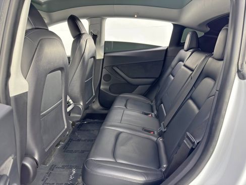Used 2021 Tesla Model Y Long Range image 42