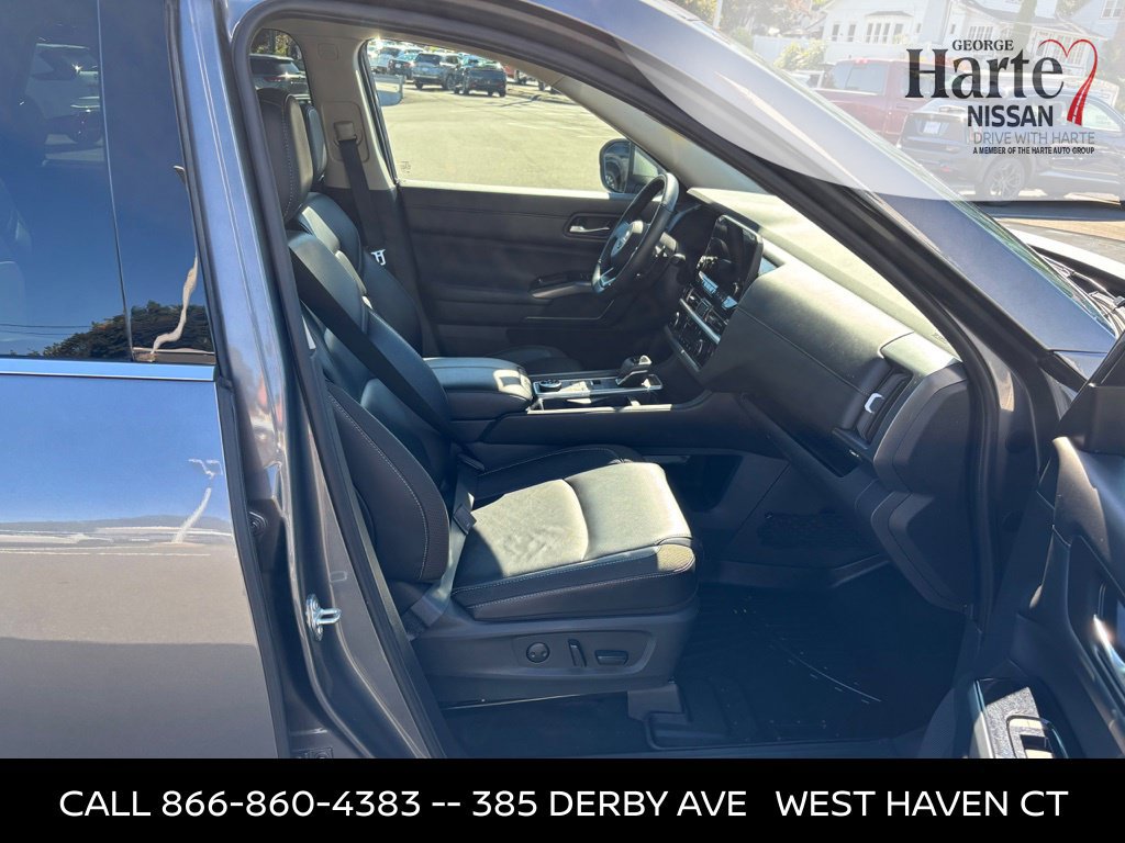 Certified 2024 Nissan Pathfinder SL w/ Cargo Package AWD/4WD image 31