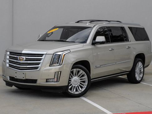 Used 2017 Cadillac Escalade ESV Platinum AWD/4WD image 7